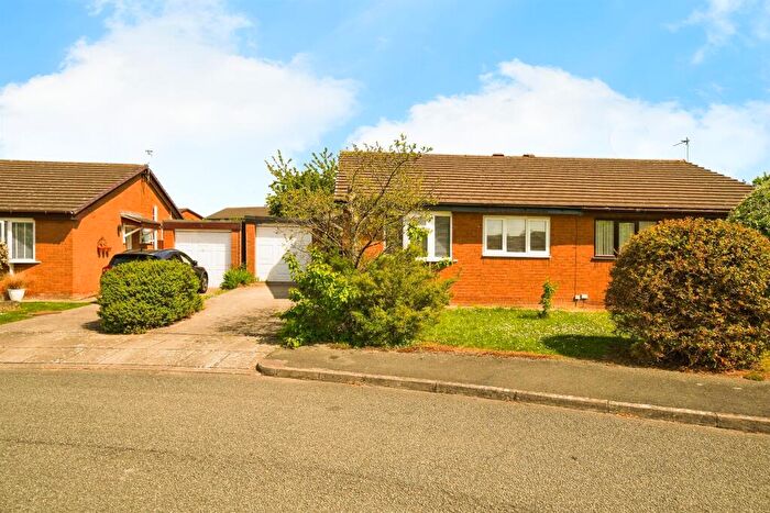 2 Bedroom Semi-Detached Bungalow For Sale In Oakmere Drive, Wirral, CH49