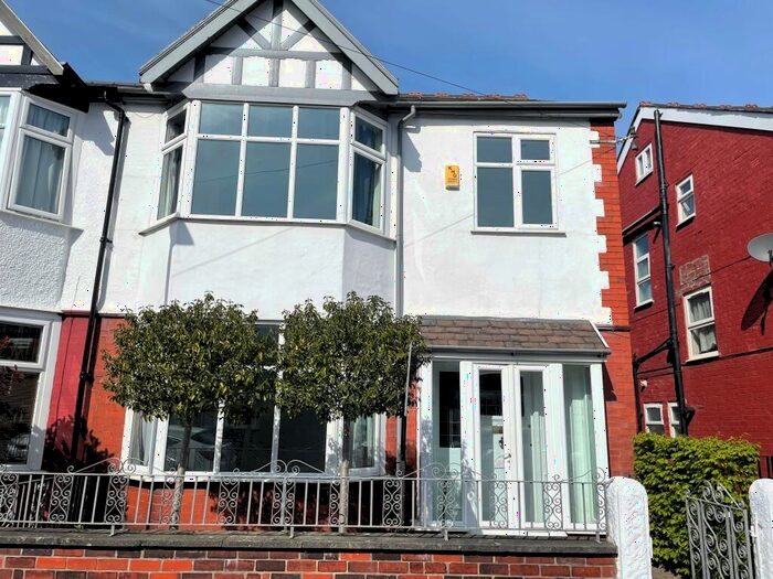 4 Bedroom House To Rent In Elmsmere Road, Didsbury, M20