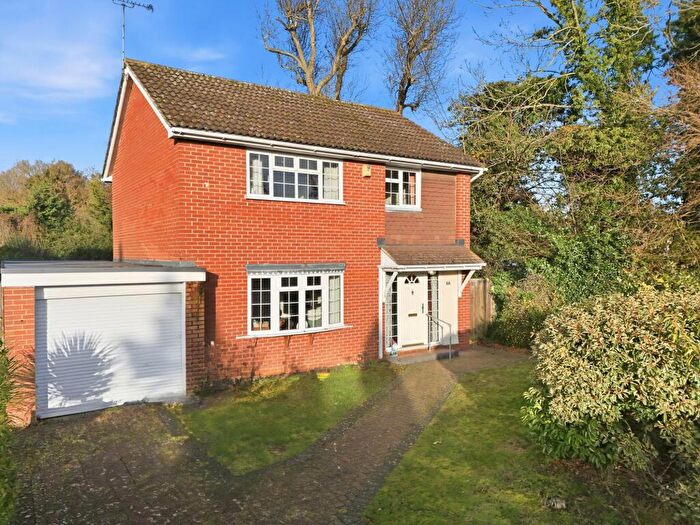 4 Bedroom Detached House For Sale In Avenue Road, Ingatestone, CM4