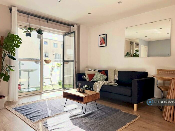 2 Bedroom Flat To Rent In Bournemouth Road, Lodnon, SE15