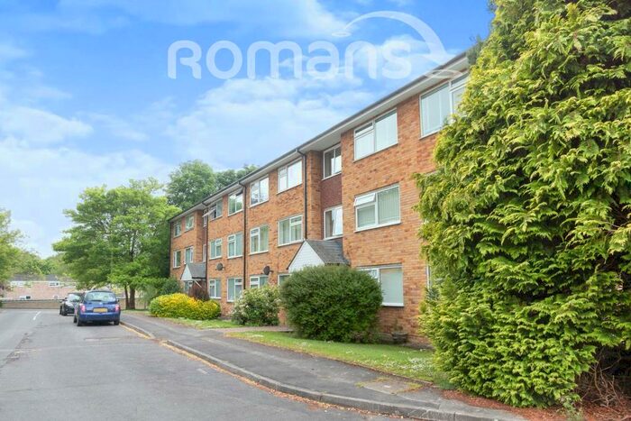2 Bedroom Apartment To Rent In Sylvia Close, RG21