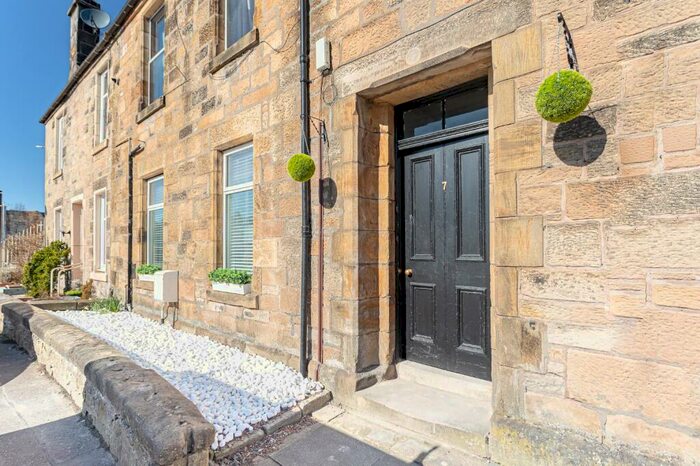 2 Bedroom Flat To Rent In Nelson Place, Stirling, FK7