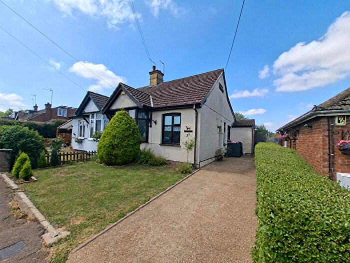 3 Bedroom House For Sale In Northampton Lane South, Moulton, Northampton, NN3