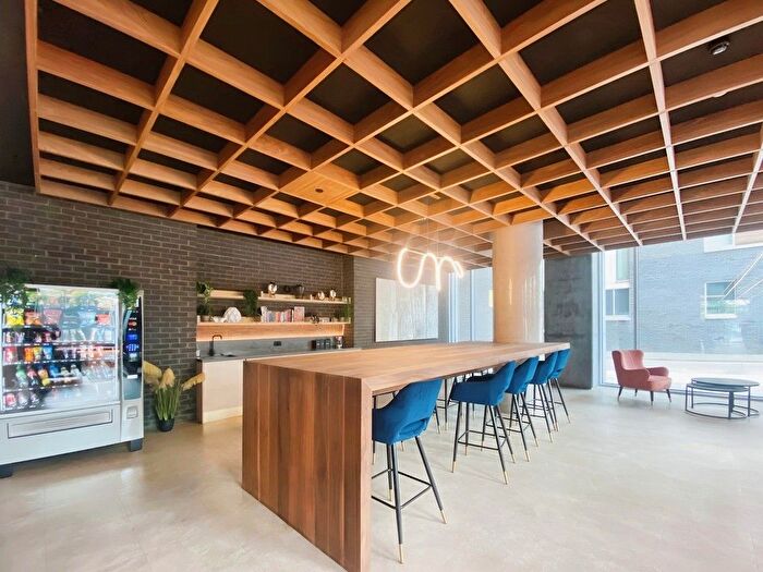 1 Bedroom Flat To Rent In Fifve, Queen Street, M3