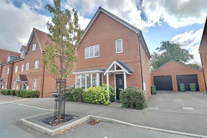 3 Bedroom Detached House For Sale In Normandy Road, Fareham, Hampshire, PO14