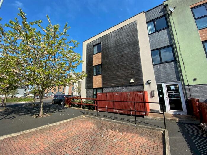 1 Bedroom Apartment To Rent In Greenwood Terrace, Salford, M5