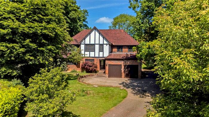 5 Bedroom Detached House For Sale In Wellhouse Road, Beech, Alton, Hampshire, GU34