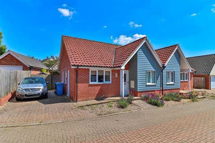 2 Bedroom Semi-Detached Bungalow For Sale In Tankard Farm Close, Bildeston, IP7