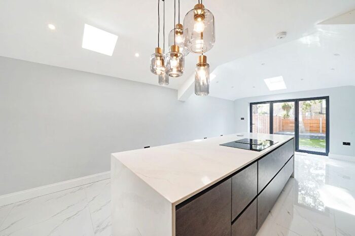 5 Bedroom Terraced House To Rent In Hunter Road, Ilford, IG1