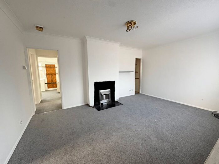 2 Bedroom Flat For Sale In Ripon Road, Bournemouth, BH9