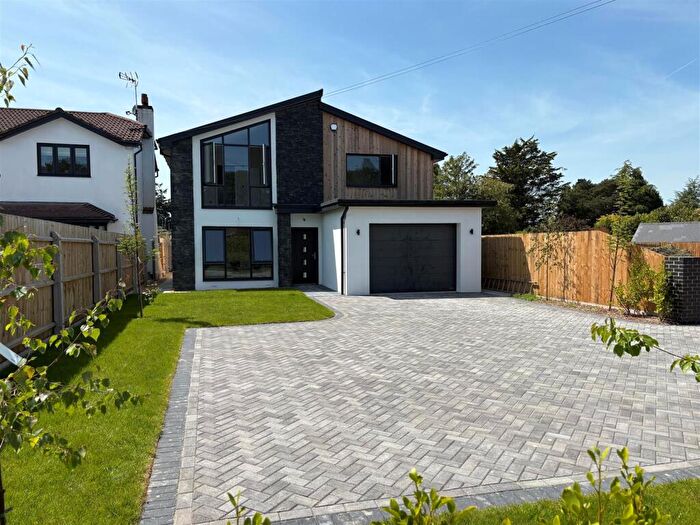 4 Bedroom Detached House For Sale In Braeside Road, St. Leonards, Ringwood, BH24