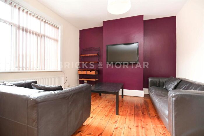 3 Bedroom Flat To Rent In (£pppw) Grosvenor Road, Jesmond, Newcastle Upon Tyne, NE2