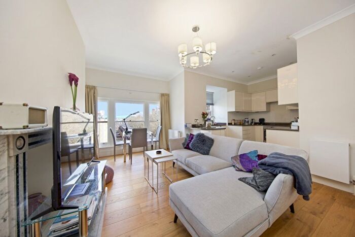 1 Bedroom Flat To Rent In Bedford Court Mansions, Adeline Place, WC1B