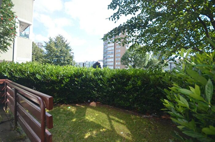 1 Bedroom Flat To Rent In Giraud Street, London, E14