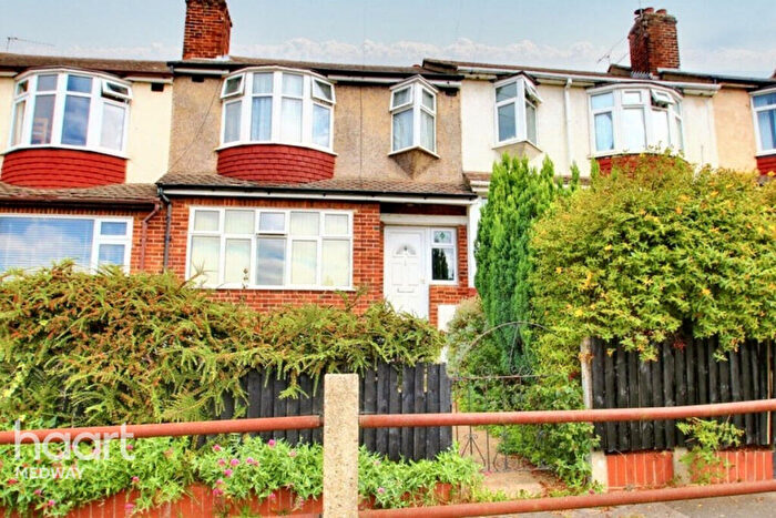 3 Bedroom Terraced House For Sale In St Williams Way, Rochester, ME1