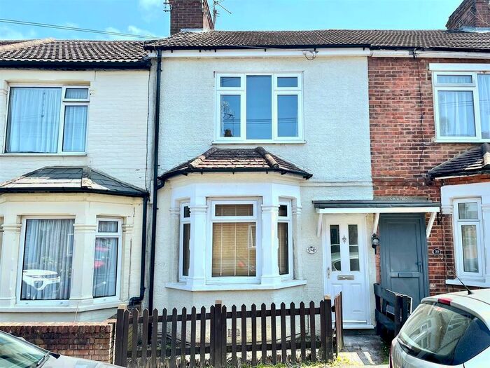 3 Bedroom Terraced House To Rent In Greatness Road, Sevenoaks, TN14