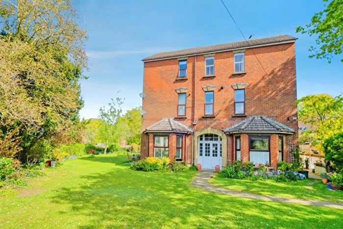 1 Bedroom Flat For Sale In Methuen Drive, Salisbury, SP1