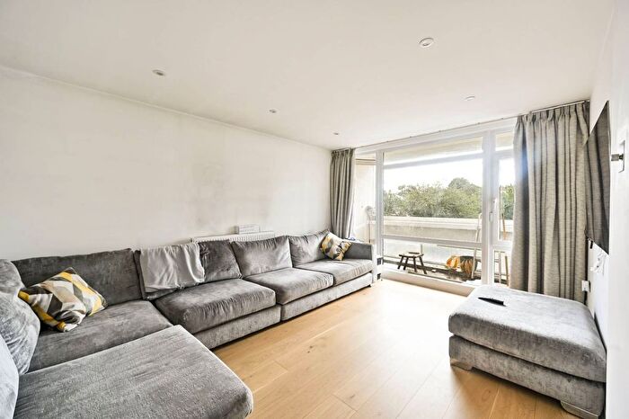 1 Bedroom Flat To Rent In Fontley Way, Roehampton, London, SW15