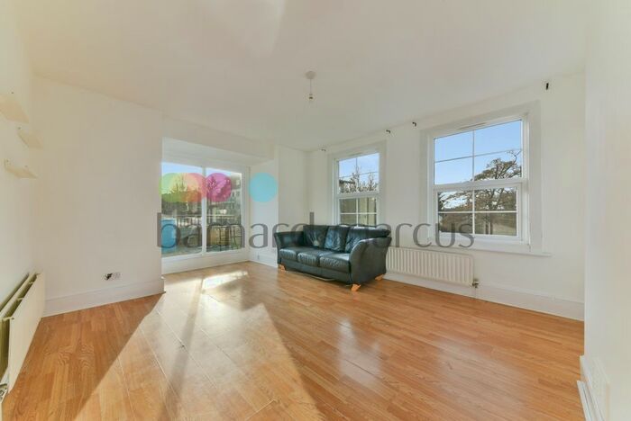 2 Bedroom Flat To Rent In Station Approach, Sanderstead Road, Sanderstead, South Croydon, CR2