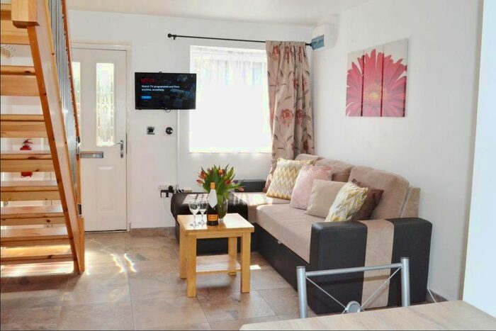 1 Bedroom Flat To Rent In Cherry Hinton Road, Cambridge, CB1