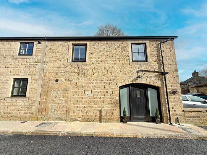 2 Bedroom Town House For Sale In Greengate, Silsden, BD20