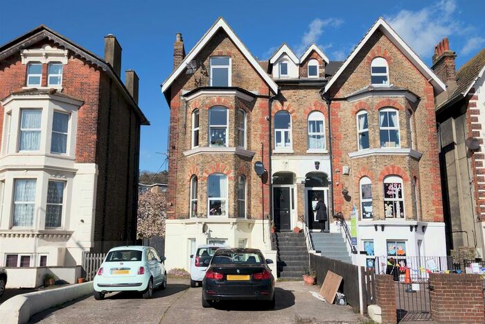 2 Bedroom Flat To Rent In Maison Dieu Road, Dover, CT16