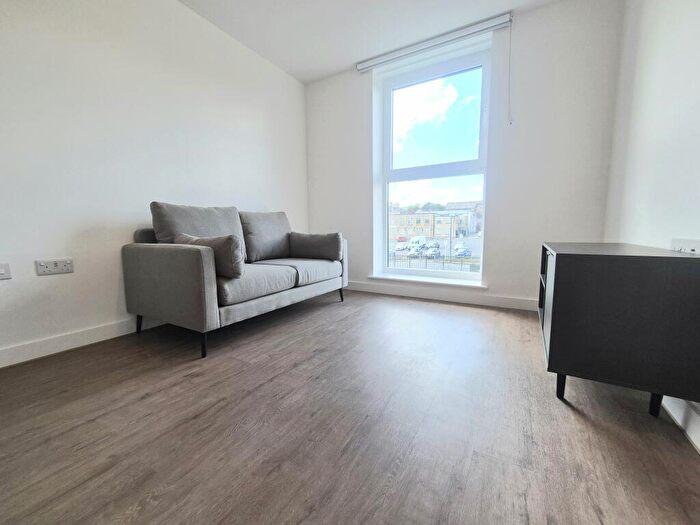 1 Bedroom Apartment To Rent In Cow Green, Halifax, HX1