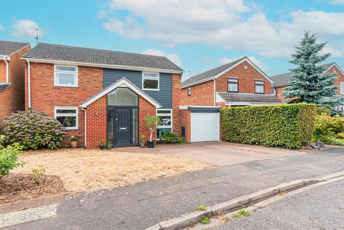 4 Bedroom Detached House To Rent In Kingfisher Court, Twyford, RG10