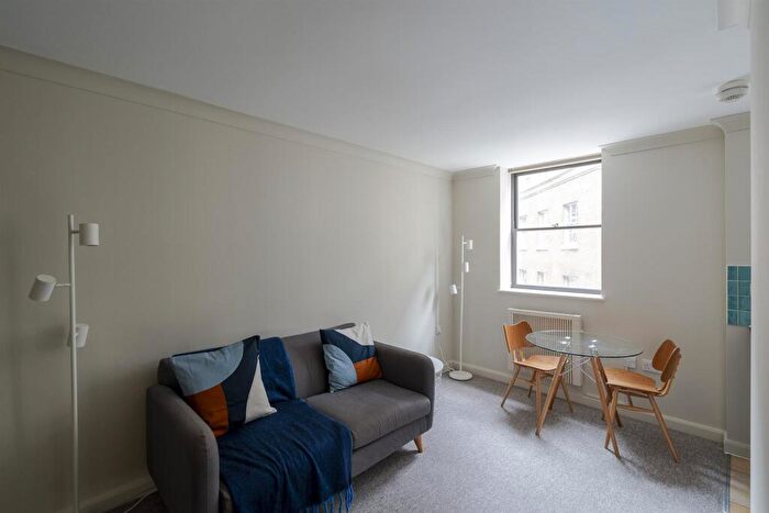 1 Bedroom Apartment To Rent In Aldersgate Court, Bartholomew Close, London, EC1A