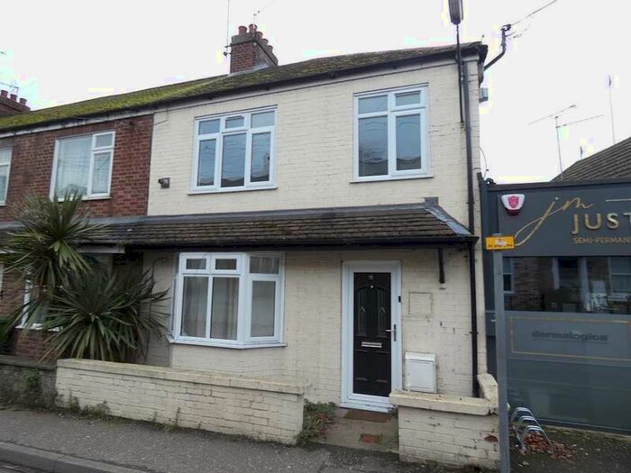 3 Bedroom Semi-Detached House To Rent In Station Road, Thetford, IP24