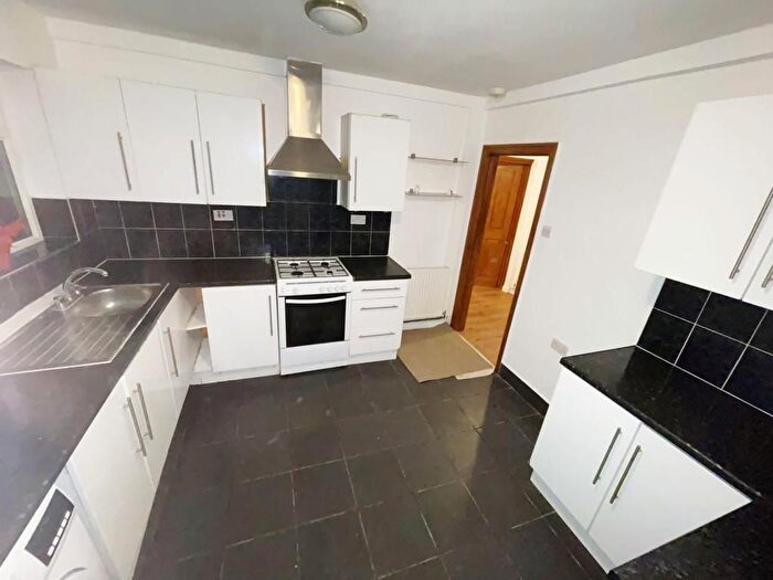 3 Bedroom Terraced House To Rent In Long Walk, New Malden, KT3