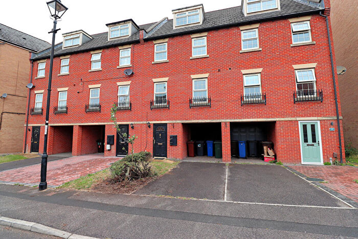 3 Bedroom Terraced House For Sale In Wheatcrofts, Barnsley, S70