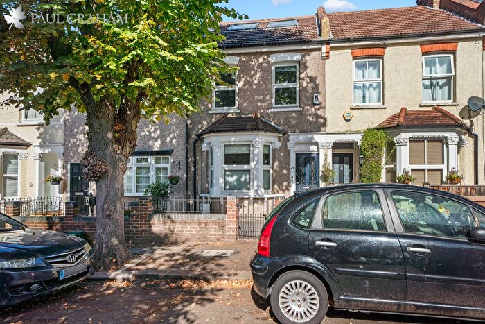 4 Bedroom Terraced House For Sale In Mellows Road, Wallington, SM6
