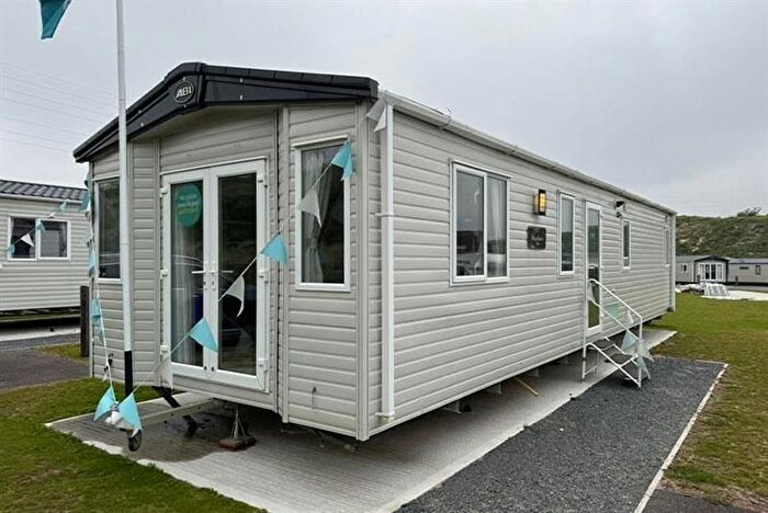 2 Bedroom Park Home For Sale In Loggans Road, Loggans, Hayle, TR27