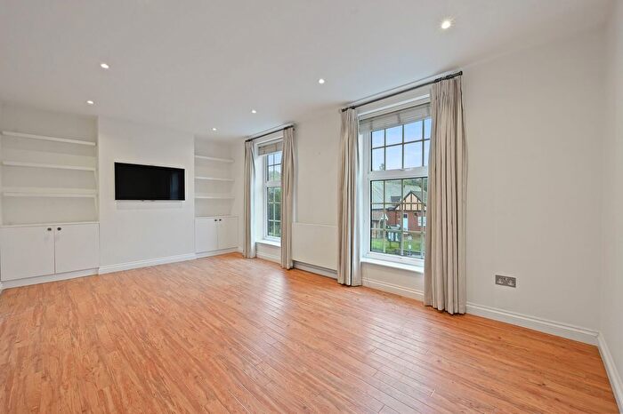 2 Bedroom Flat To Rent In High Street, Banstead, SM7