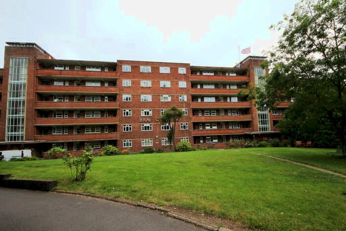 2 Bedroom Flat To Rent In Brae Court, Kingston Hill, KT2