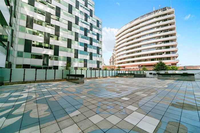 2 Bedroom Apartment To Rent In Rumford Place, L3