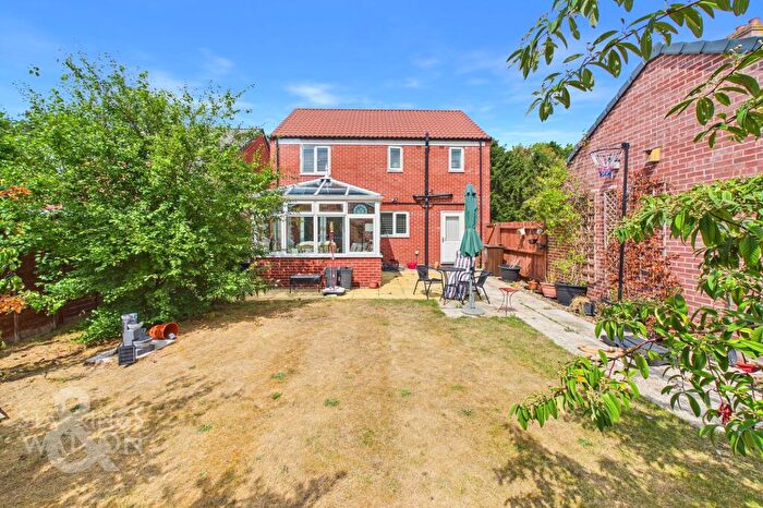 4 Bedroom Detached House For Sale In Chamberlain Rise, Wymondham, NR18
