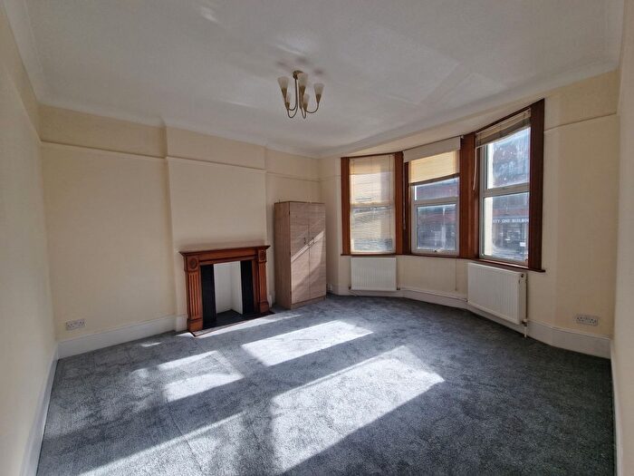 3 Bedroom Maisonette To Rent In Pinner Road, Harrow, Middlesex, HA1