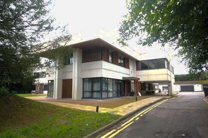 2 Bedroom Flat To Rent In Hopewood Park, Deepdene Avenue, Dorking, RH5
