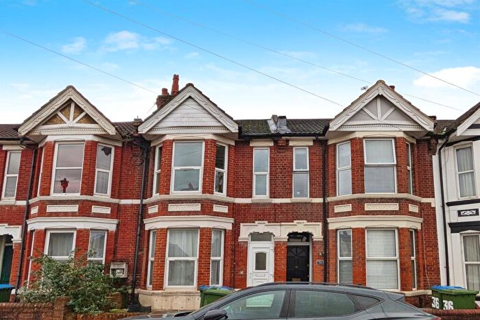 2 Bedroom Flat To Rent In Emsworth Road, SO15