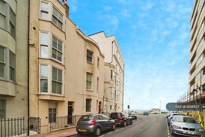 1 Bedroom Flat To Rent In Western Street, Brighton, BN1