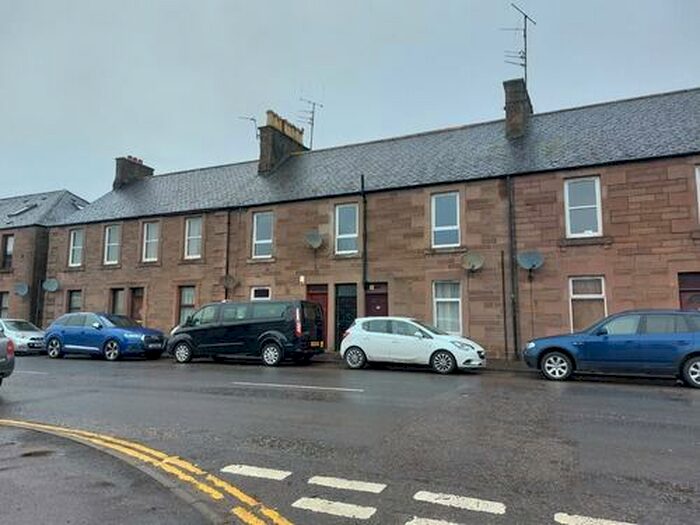 3 Bedroom Flat To Rent In Montrose Road, Forfar, DD8