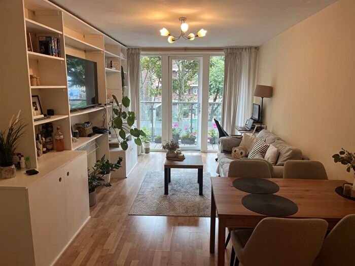 1 Bedroom Flat To Rent In Viridian Apartments, Battersea Park Road, SW8