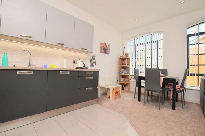 2 Bedroom Flat To Rent In Ramsgate, CT11