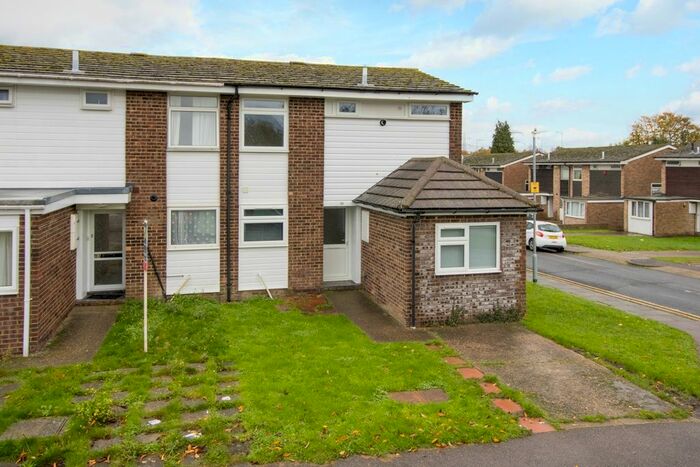 4 Bedroom Semi-Detached House To Rent In Kemsing Gardens, Canterbury, CT2