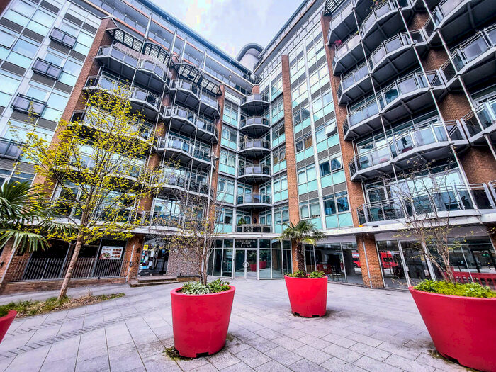 2 Bedroom Apartment To Rent In Gerry Raffles Square, Stratford, E15