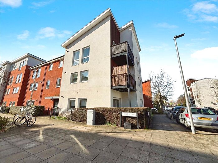 1 Bedroom Flat For Sale In Whale Avenue, Reading, Berkshire, RG2