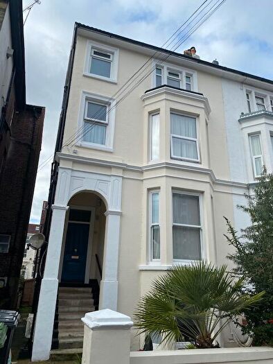 Flat To Rent In Elphinstone Road, Southsea, Portsmouth, Hampshire, PO5
