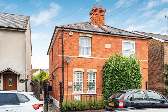 2 Bedroom Semi-Detached House For Sale In Ecton Road, Addlestone, Surrey, KT15